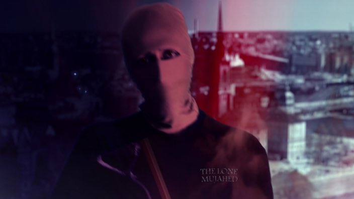 info_Paris_IDF's tweet image. 🔴 FLASH - #Terrorisme : Al-Qaida dans la péninsule arabique (AQPA) a menacé de frapper un «ministère» à #Paris.

👉 Ces ménages sont illustrées par une image d’un homme cagoulé et armé d’un #fusil, posant devant des images de policiers français en pleurs. (Le Figaro) #AlQaida