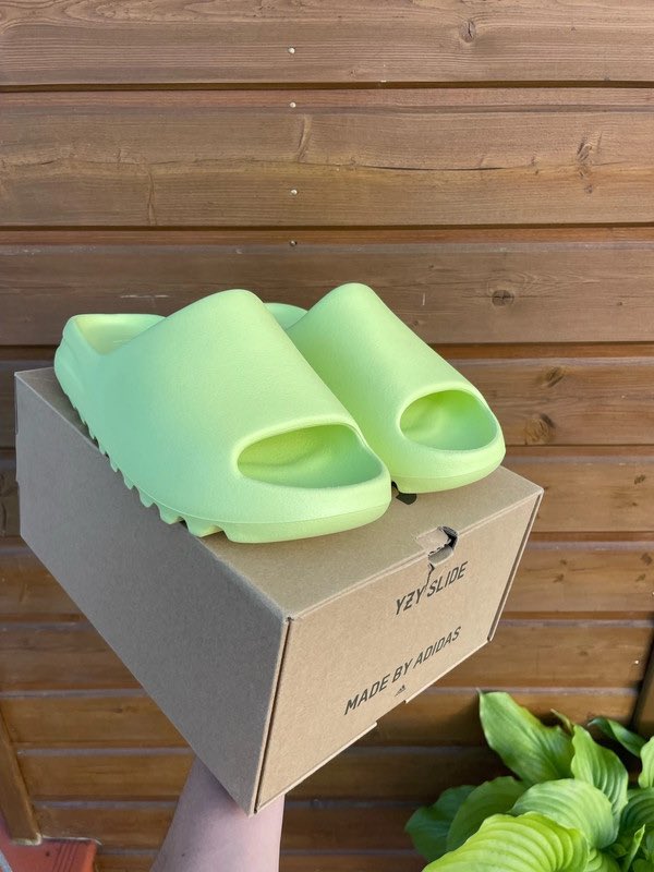 mayastrologie's tweet photo. ok les gars c’est vraiment fort, vous avez 24h pour commander vos paires presque gratuitement, une acheté une offerte + réduction sur le paniers. 
Ils ont vraiment, mais vraiment fait fort. https://t.co/VuHtsPPloE