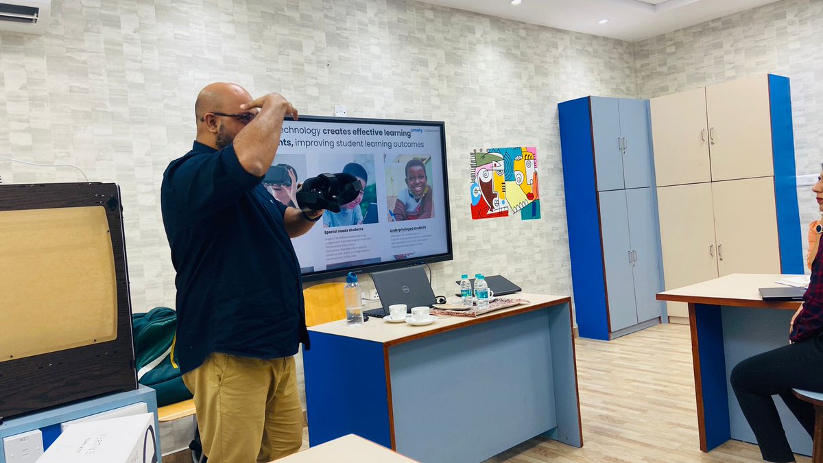 stemrobo's tweet photo. The VR teacher's training session aimed to introduce #teachers to the world of #VirtualReality  (VR), its diverse applications, and how it can enhance the learning experience of #students. 

For more details -
Contact- 1800120500400
 #vrlab #metaverse #augmentedreality https://t.co/AIzGcmLuYe