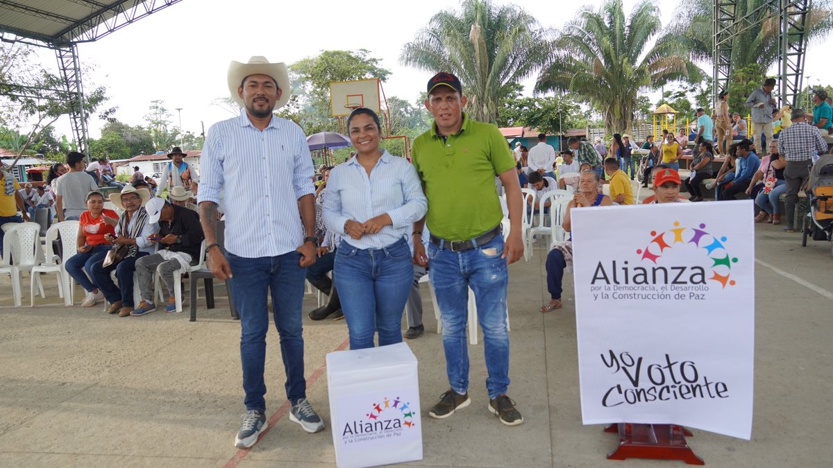 AlianzaPazMeta's tweet photo. Con una gran participación de la ciudadanía de la Inspección de la Julia, se desarrolló el primer Foro de candidatos y candidatas a la Alcaldía del municipio de Uribe - Meta.  🙋🏻‍♀️🙋🏻‍♂️🙋🏼‍♂️
Promover el fortalecimiento de la gobernabilidad democrática del territorio. 🌱🗳️ https://t.co/D5lUyBQe3e