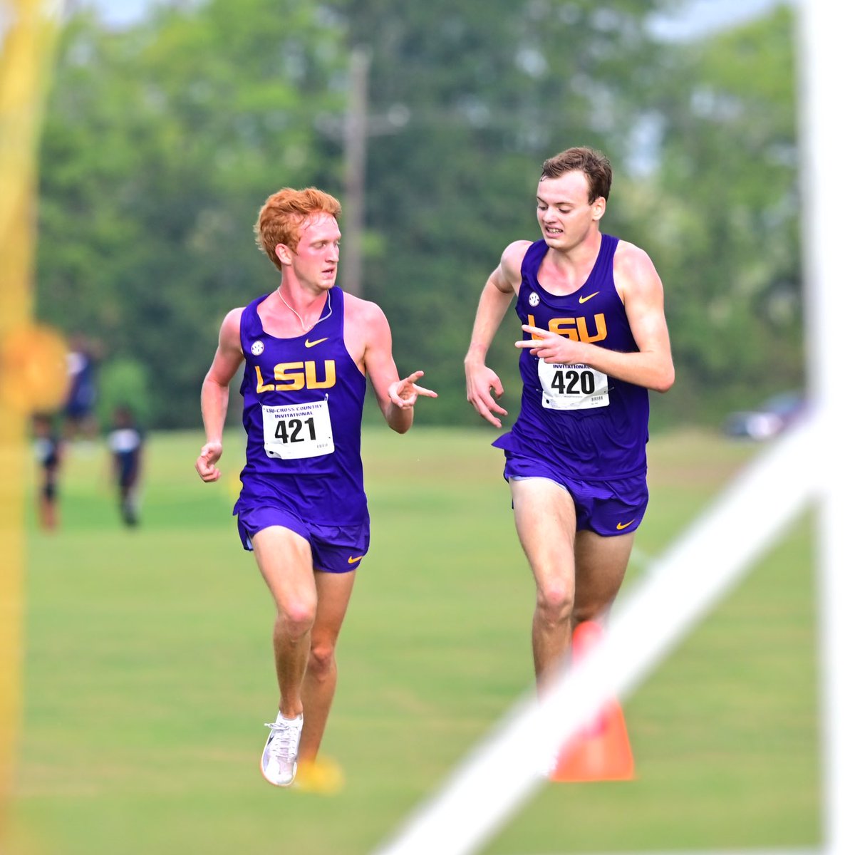 🪨📄✂️

#NCAAXC x 📸 <a href="/LSUTrackField/">LSU Track & Field</a>