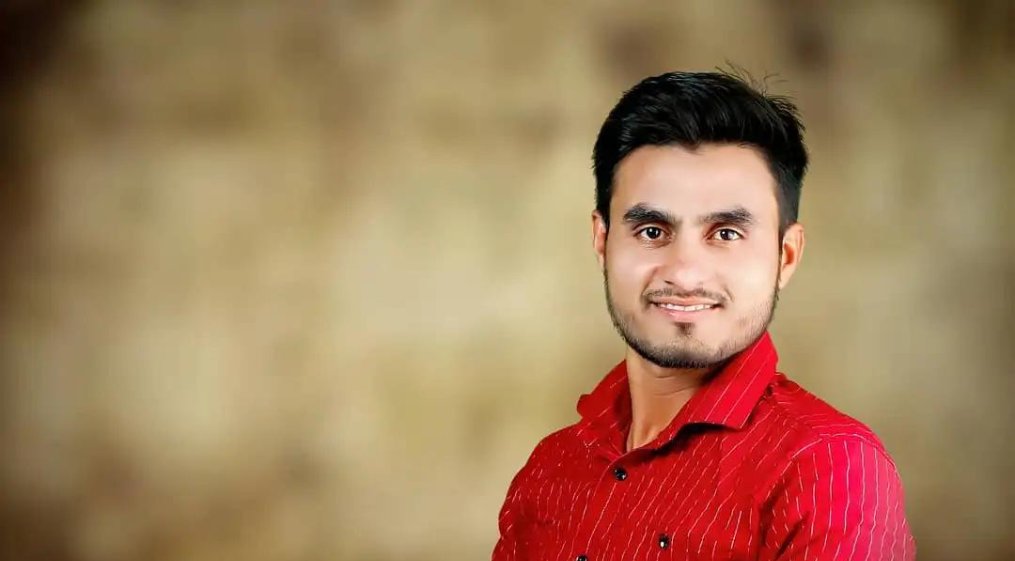 AJEnglish's tweet photo. "Our life is nothing without him."

Muslim engineer killed by Hindu mob at mosque in India’s Maharashtra state https://t.co/9CmAR9Pnl1 https://t.co/NN84e5SwbB
