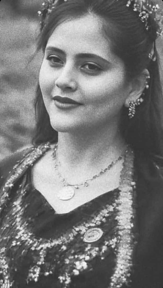 مراقبت کن ازمون به نام زرتشت🕊🤍
#مهسا_امینی