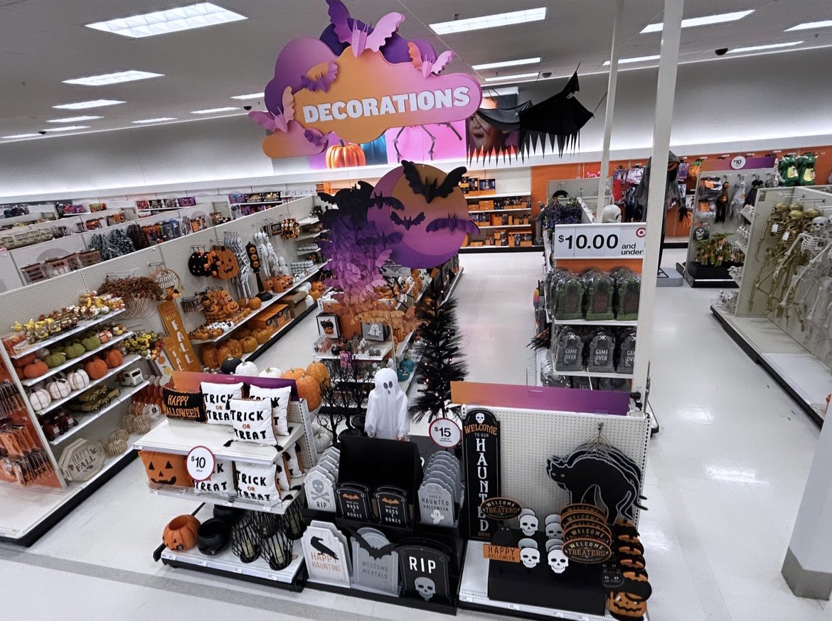 VM_Tesla's tweet image. It’s the most SPOOKIEST TIME OF THE YEAR!! 👻🎃 My favorite set of the year AND TARGET DID NOT DISAPPOINT!!