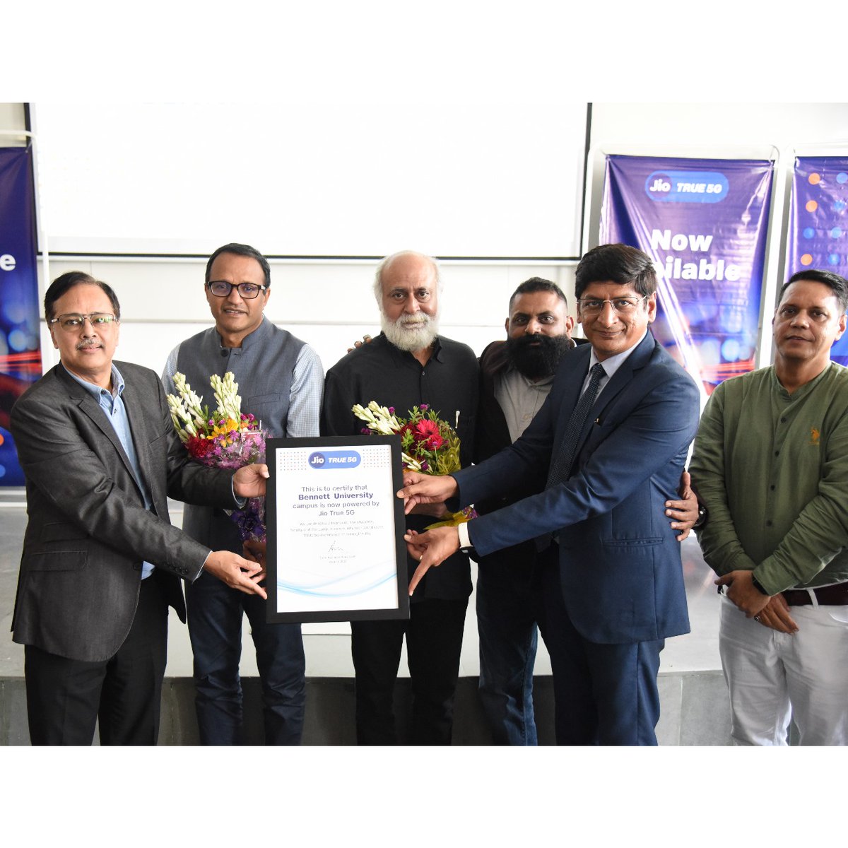 bennettuniv's tweet photo. We are thrilled to share that Bennett University is now a Jio True 5G-enabled campus and has empowered 10,000 students with lightning-fast 1 Gbps 5G speed.
#BennettUniversity #JioTrue5G #jio #jio5g #InnovationUnleashed #BoundlessLearning #UnlimitedData https://t.co/AlyNU0jHyV