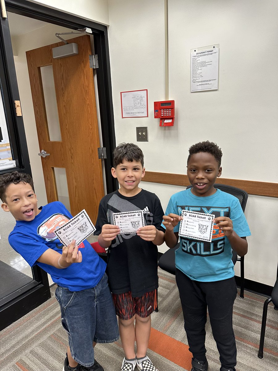 ForgeElem's tweet photo. Best way to start a Friday morning??? Definitely celebrating with some ROAR Ticket winners! 🎉 https://t.co/w7ARWCMyDY