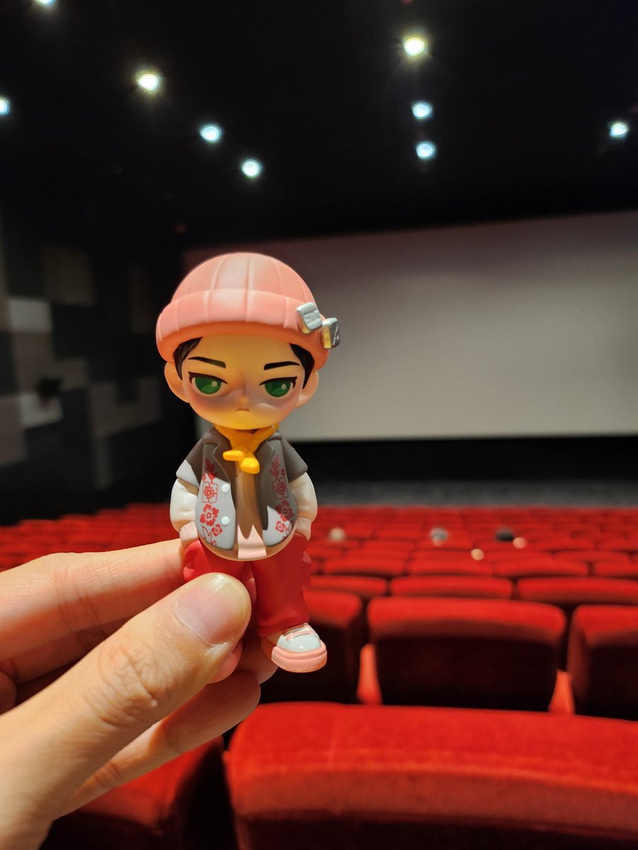 yennchanz's tweet photo. Bring Captain Yibo to watch ONO 🤣🤣...
Awesome movie, Chenshuo's life really so relate to every street dance who want to achieve their dream. This movie bring them spirit to dance and never give up!
I love the value of this story and also LOVE WANGYIBO 💚

#WangYibo_OneAndOnly https://t.co/xQ1wGI2DkD
