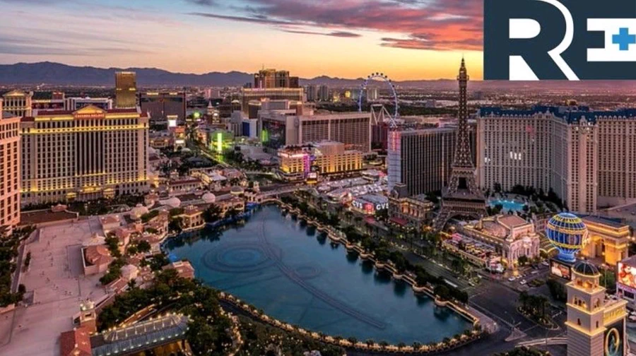 SunPacificPower's tweet photo. Great show and great things happening for all our partners #FoxEss Battery/Inverters #GEP Solar Panels and supply chain  $SNPW #SCSOLAR working out equipment timelines and product details. #ATW tabber stringer specialists. #manufacturing 
#solarenergy #solar #batterystorage #USA https://t.co/jpNS1uLokn