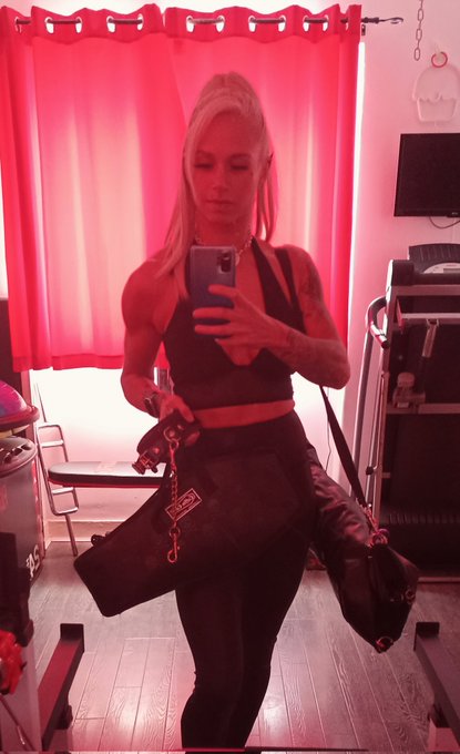 It's a hard life being the boss... fun day working from home tho 😈🤣 mistress, personal trainer.. and<a href="/tag/boss"class="tags"><span>#boss</span></a><a href="/tag/trainhard"class="tags"><span>#trainhard</span></a><a href="/tag/personaltrainer"class="tags"><span>#personaltrainer</span></a><a href="/tag/mistress"class="tags"><span>#mistress</span></a><a href="/tag/workfromhome"class="tags"><span>#workfromhome</span></a>