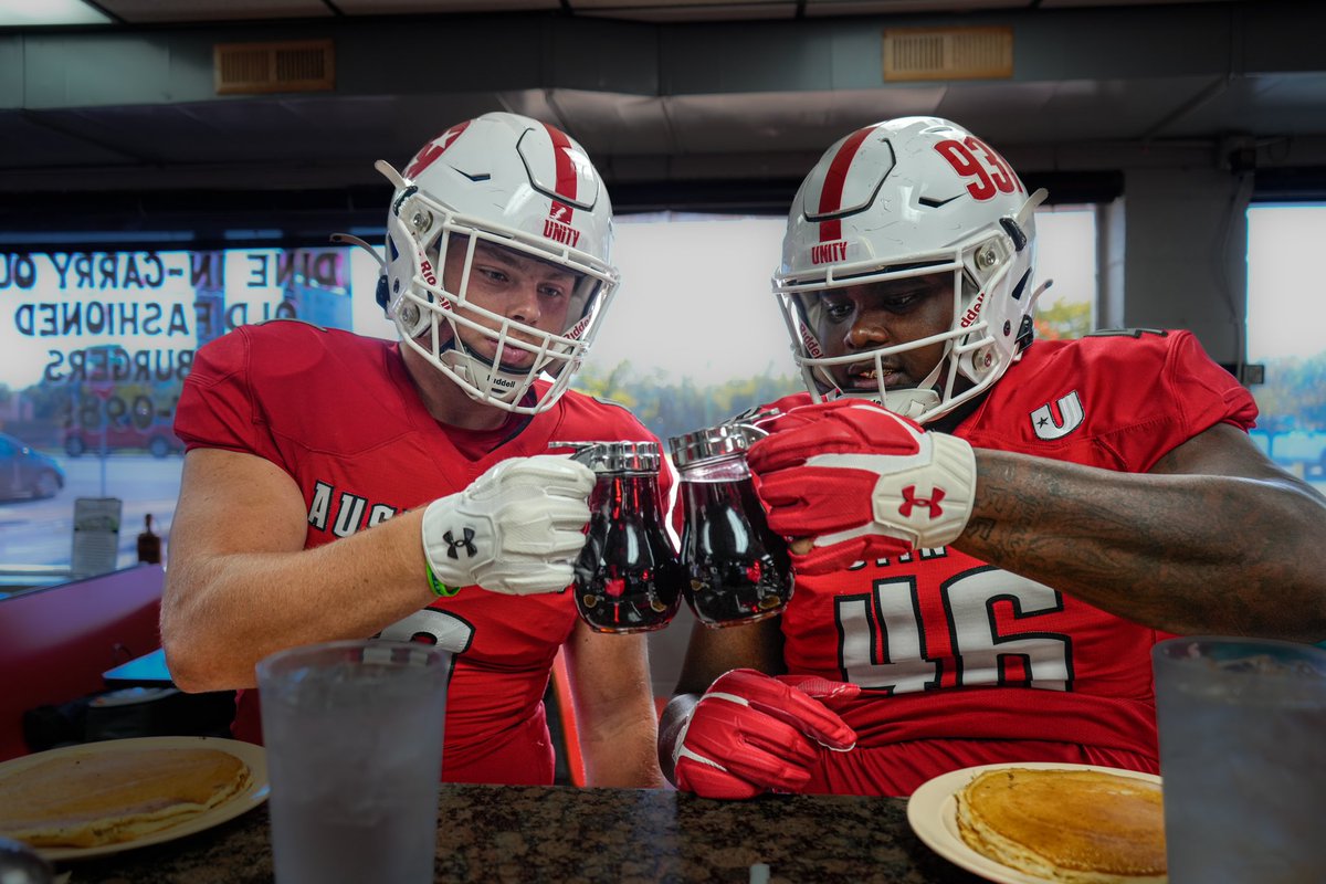 GovsFB's tweet photo. The big fellas said run those helmets back… with a side of pancakes. 🎩🏈🥞

𝟵𝟯𝟭 ╳ 𝗧𝗥𝗜-𝗦𝗧𝗔𝗥 
⚪️🔴⚪️

#ChaseTheLion | #LetsGoPeay https://t.co/NOdoS8xQT4