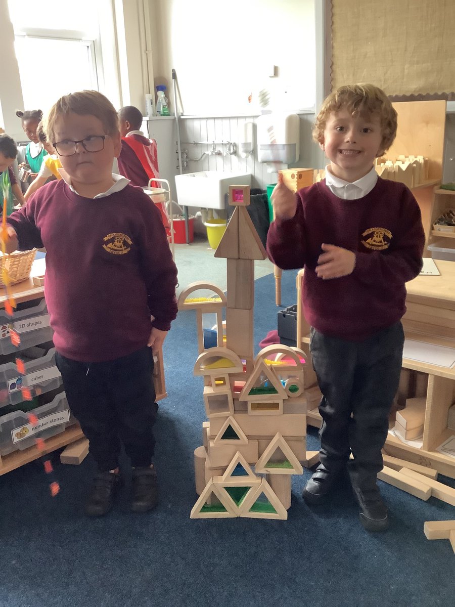 P1/2 have been getting up to lots of important play. We have been reading stories, building castles, drawing scenes from space and designing doll houses.