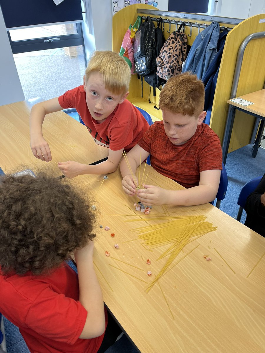 khpa_MrsS's tweet photo. Red team showed great communication but were defeated by the sticky jelly babies! #khpavalueday23 @KhpaF @d_khpa @KhpaPrincipal https://t.co/nwJyPwDpsY