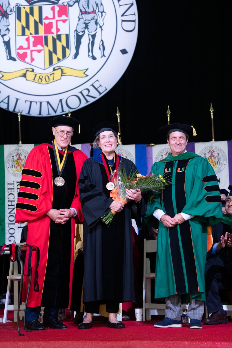Congratulations to our Institute for Genome Sciences Founding Director Claire Fraser, PhD, who has been named a University of Maryland, Baltimore Distinguished Professor! Pictured here with UMB President @DrBruceJarrell & @UMmedschool Dean Mark Gladwin.