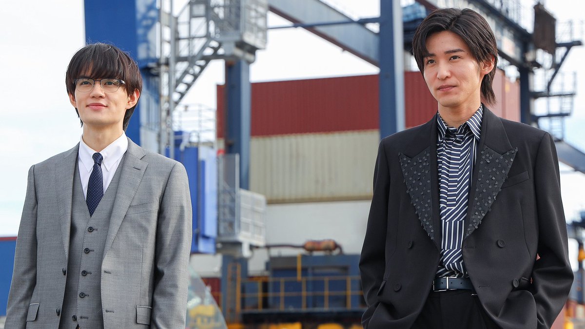 trillion_tbs's tweet photo. 【📣】

『#トリリオンゲーム 』のDVD&amp;Blu-rayが2024年3月15日に発売決定✨

これで何度でも #ハルとガク に会えますよ😊
楽しみにしていてください！！

SEE YOU NEXT GAME...💸💸💸 https://t.co/Sk8jifILRP
