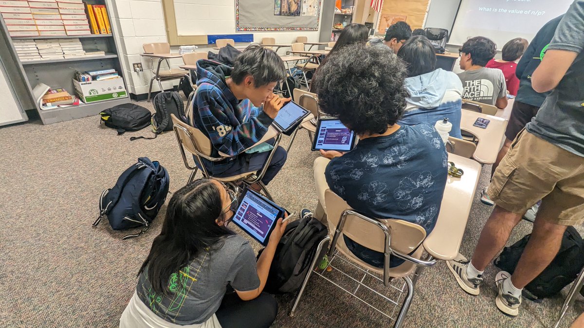 Math Teamers diving deep into this week's PoTW (problem of the week)! #fhsspirit <a href="/FremdVikings/">Fremd High School</a>