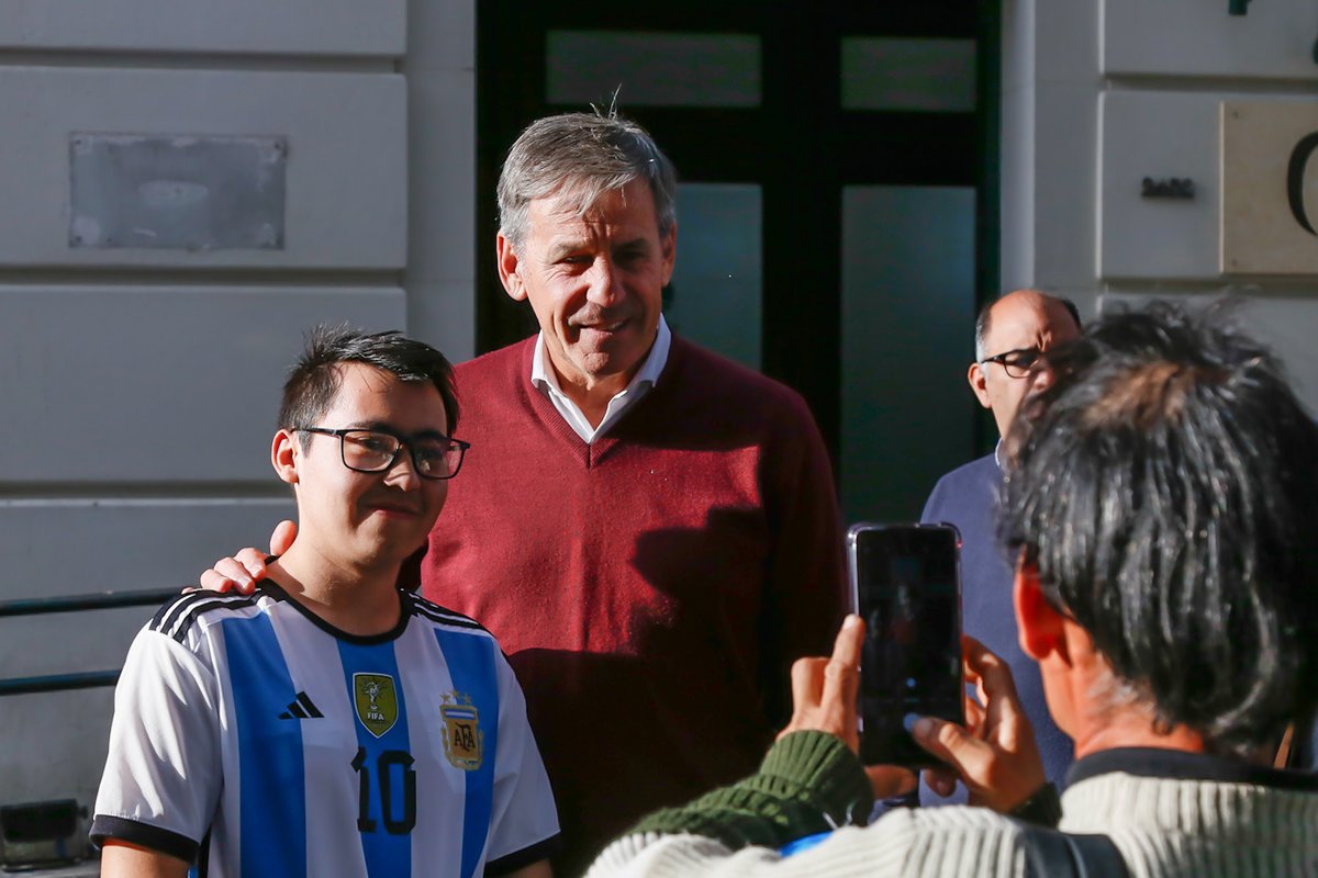 _SantaFeCapital's tweet image. #NoticiaDeLaSemana | @emiliojaton encabezó un encuentro de emprendedurismo

📍Se trata de #Conectados, una iniciativa que reunió a emprendedores para fomentar la cooperación y celebrar el espíritu del emprendedurismo.

Toda la info, acá👉bit.ly/45TSM6k