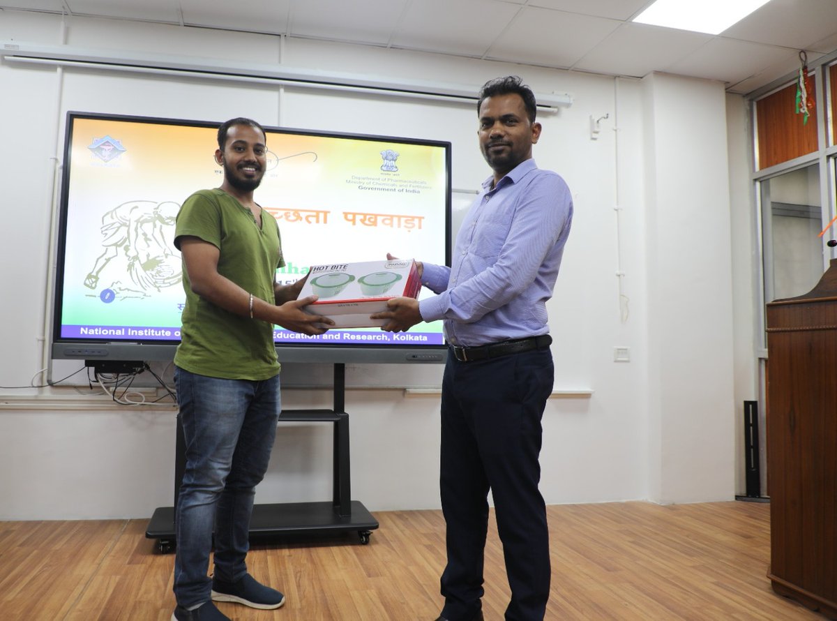 NIPER_Kolkata's tweet photo. @NIPER_Kolkata
#SwachhataPakhwada 
#PrizeDistrubution
@pharmadept @mansukhmandviya @bhagwantkhuba @rajneeshtingal https://t.co/c4Twlbggtf