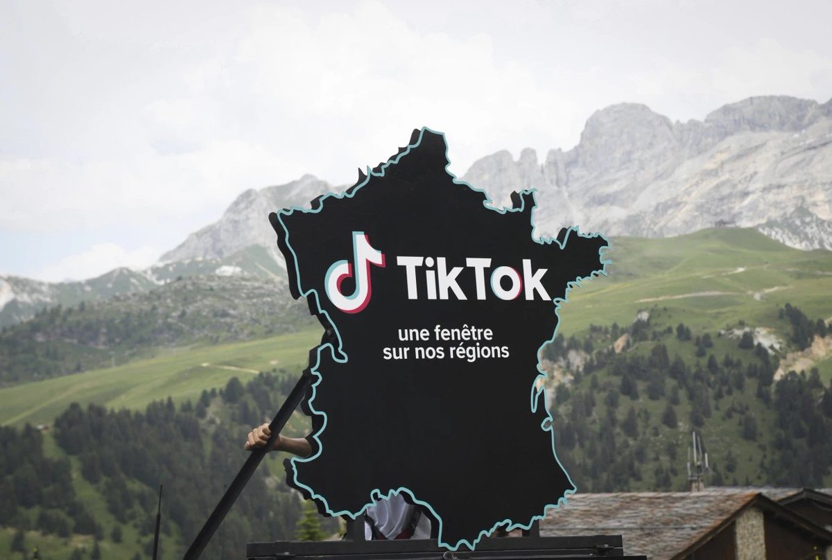 NewsWaveHQ's tweet photo. TikTok receives a $368 million fine from European regulators over child privacy violations. Default settings exposed teen accounts, leading to the penalty. TikTok disputes the decision, citing prior changes, as scrutiny continues. #TikTok #DataPrivacy #EURegulation https://t.co/ez20vYYUPi