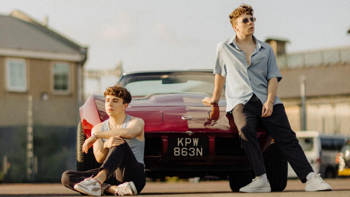swindonadver's tweet photo. Billy and Louie tease Netflix appearance as EP released https://t.co/1OUmOFdwSc https://t.co/Ocq7GQwi1F
