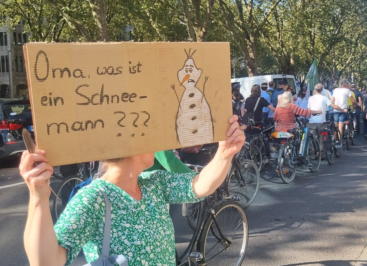 Finding_S's tweet image. #klimastreik #düsseldorf