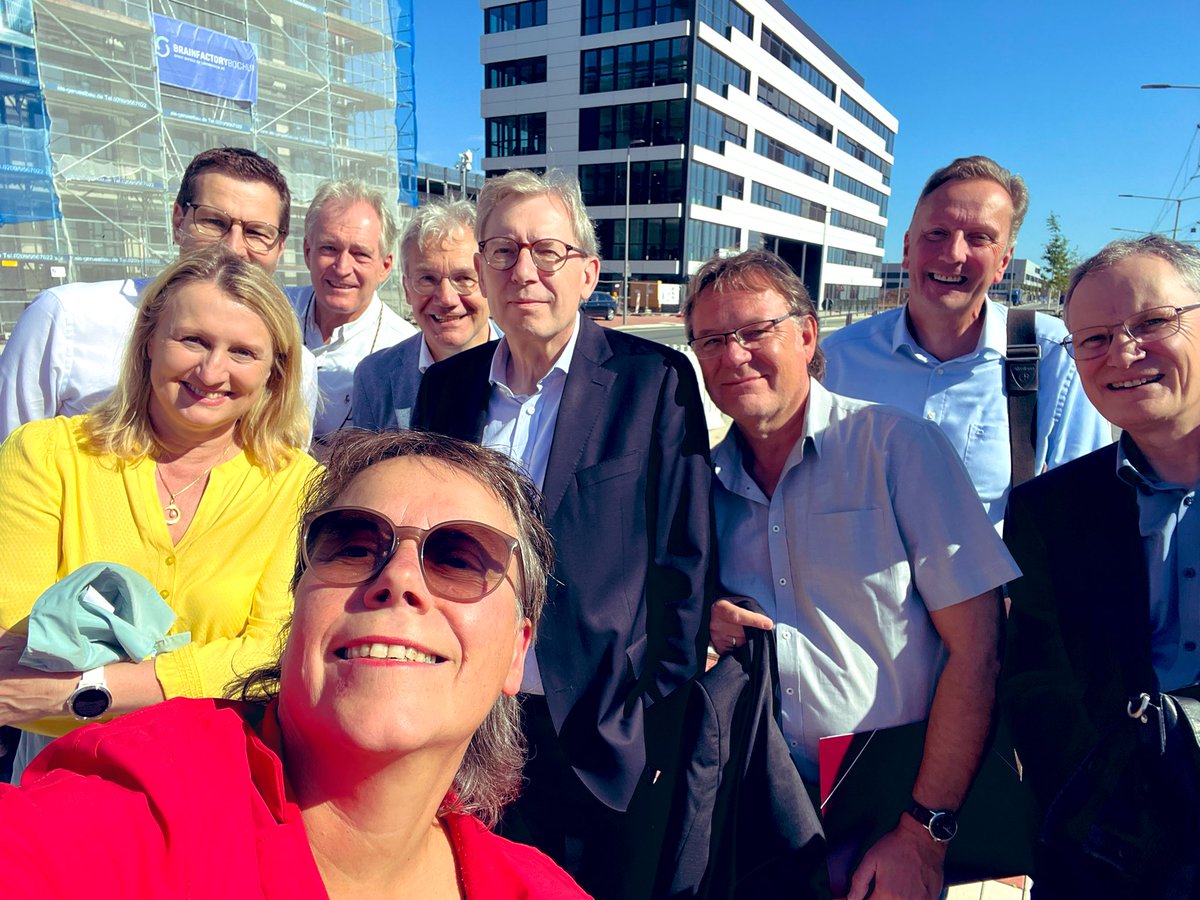 Eine andere Baustelle: Das ehemalige Opel-Gelände, heute Mark51*7 - hier wachsen und gedeihen unsere Forschungsbauten, Ansiedlungen, Start-Ups… als Beirat der Bochum Perspektive bekamen wir heute eine Führung 🏗️🚧🤩
