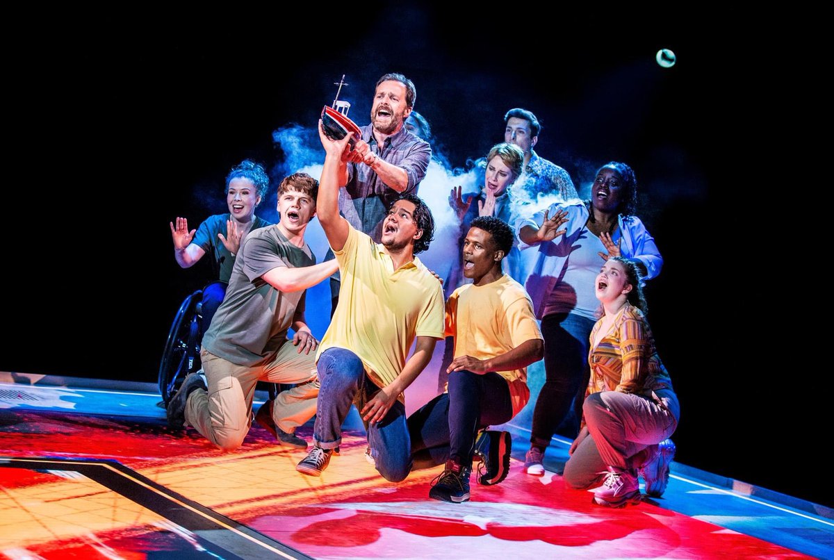 Just some of the many amazing photos from last nights press night for <a href="/TLBTmusical/">The Little Big Things: A New Musical</a> 

Such beautiful photos of all the cast, it looks like so much fun! 

#linzihateley #castphotos #pressnight #thelittlebigthings