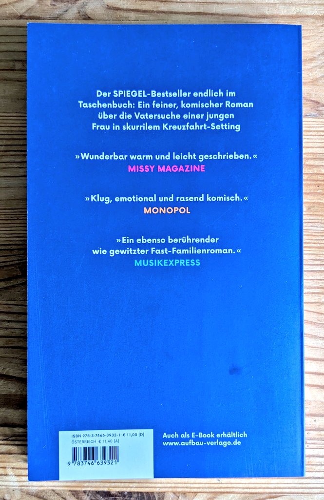 LAND IN SICHT von Ilona Hartmann. Kurzweilig und unangenehm und (emotional) nachvollziehbar. Überraschung: Funktioniert ziemlich gut, wenn man selbst ein eher problematisches Verhältnis zum eigenen Erzeuger hat. Hier aber natürlich nochmal aus einer ganz anderen Perspektive.