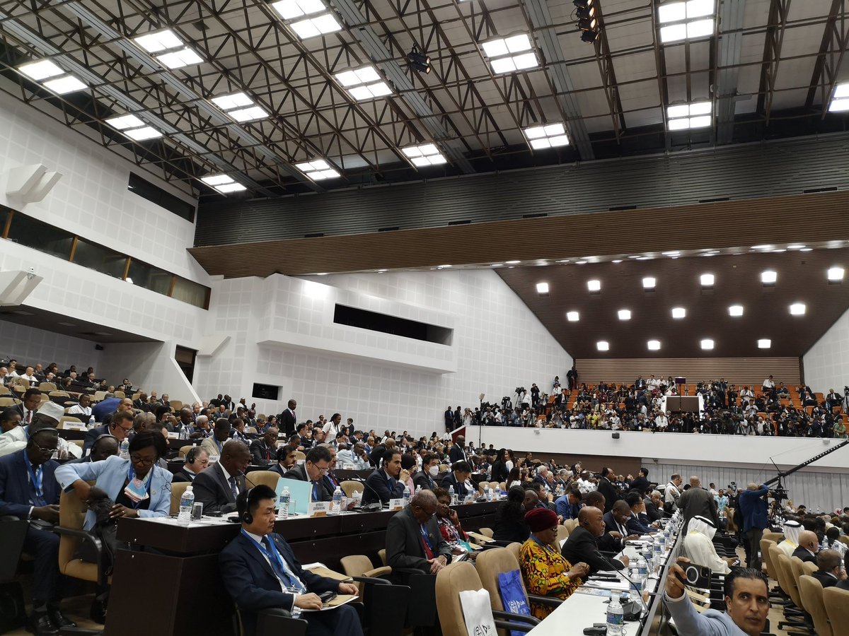 MINCEX_CUBA's tweet photo. Inicia la Cumbre del #G77yChina con la presencia del líder de la Revolución Cubana, General de Ejército Raúl Castro Ruz.
Presidente @DiazCanelB , da la bienvenida a #Cuba a todos los participantes. 🇨🇺 https://t.co/LNXSh9B7LE