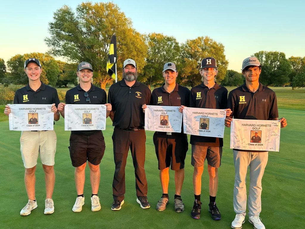 <a href="/hhs_hornet_bb/">Harvard Hornets Baseball</a> A better picture of the Senior golfers from last night taken by <a href="/jengarafol1/">Jengarafol</a>! Good luck at the KRC Conference Meet and at Regionals!