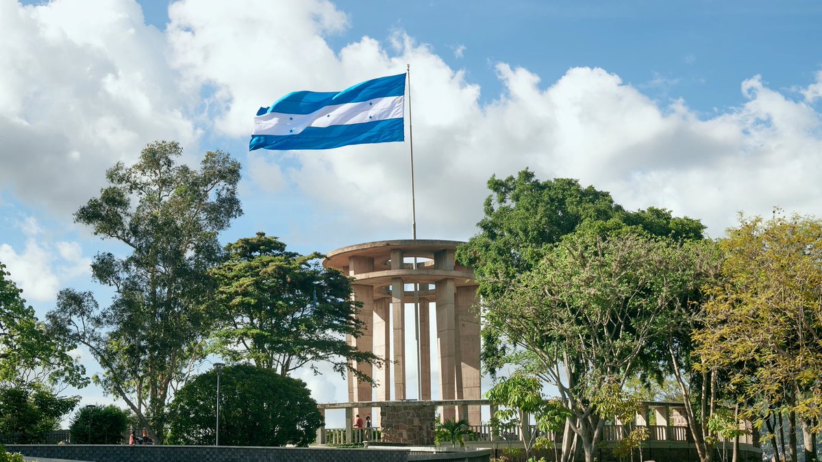 fumatrep's tweet photo. Bendiga Dios nuestro país y su gente, celebremos el 15 de septiembre conmemorando nuestra independencia. https://t.co/zGATkx7pEX