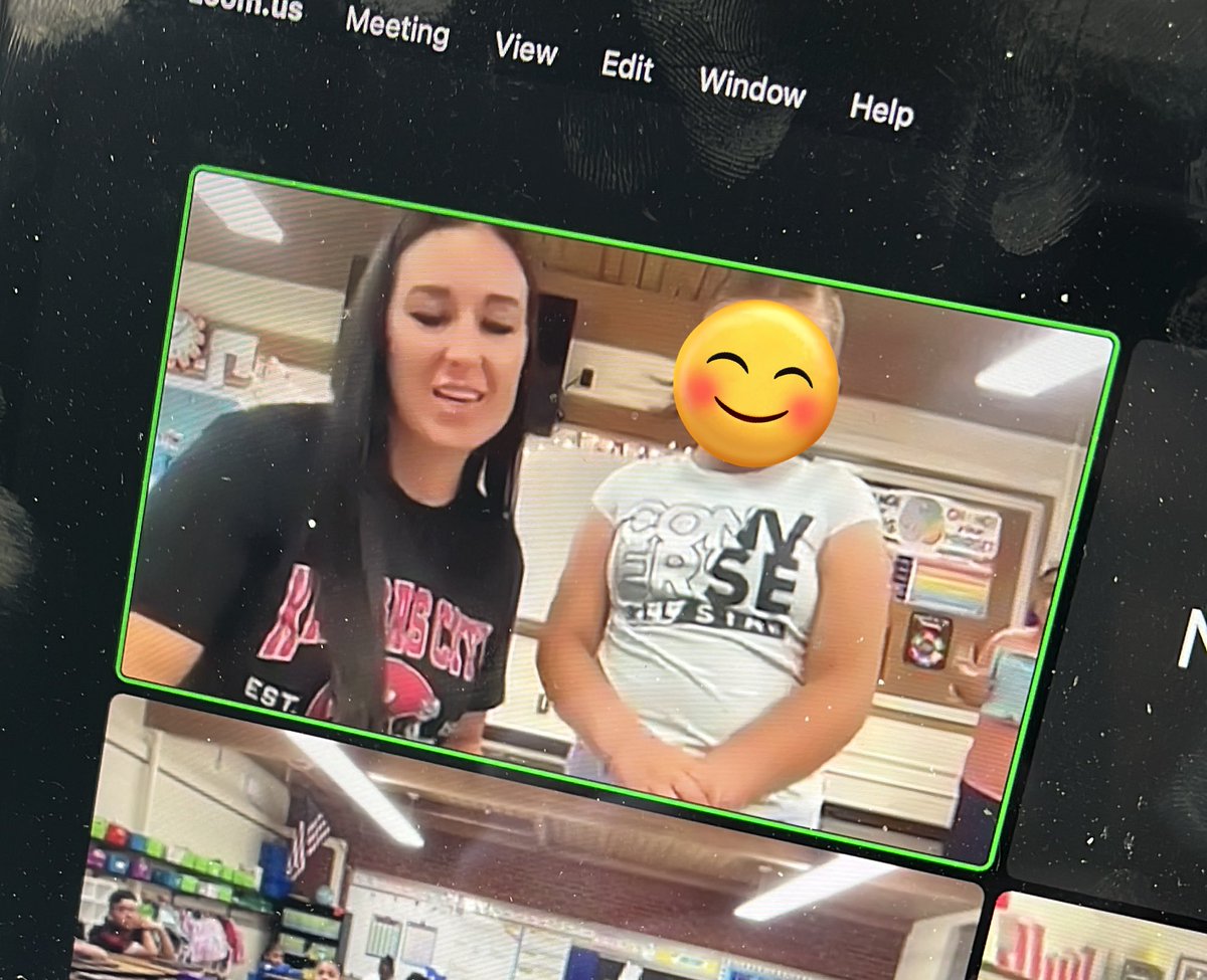 selkckps's tweet image. Reinforcing #growthmindsets and #spreadingkindness by recognizing her students for their perseverance as they learn and grow everyday at @KckLindbergh 

#bettereveryday