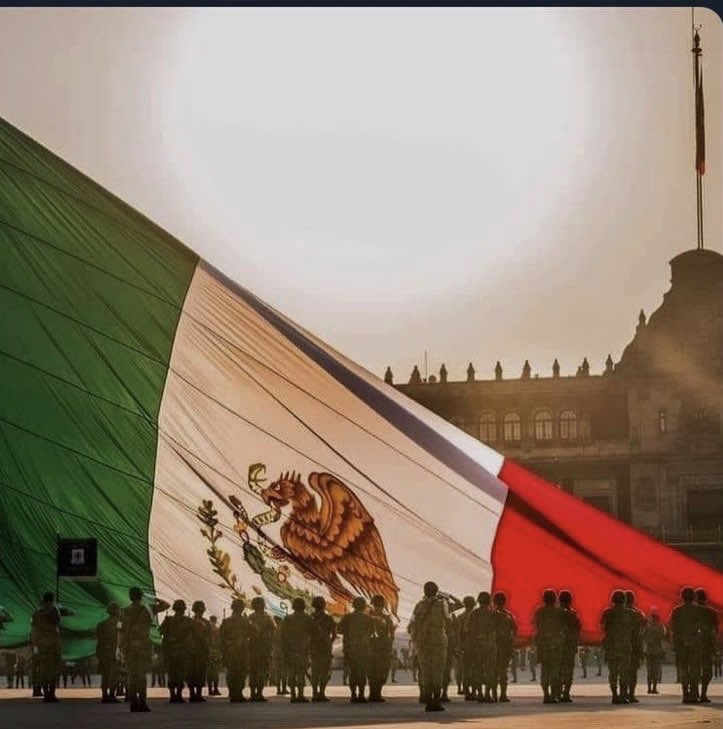 To the most beautiful flag. VIVA MEXICO 🇲🇽