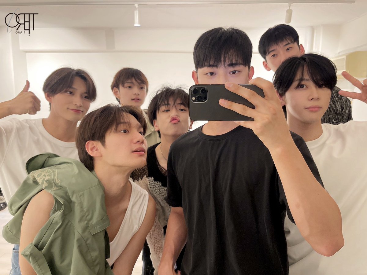 orbit5_ofcl's tweet photo. ORβIT Instagram Live
ご視聴ありがとうございました！

そして...再びORβIT 7人が集結しました💫
またEαRTHとたくさんの物語を紡いでいきたいです✨

#ORβIT
#EαRTH https://t.co/9rTPXdSM0z