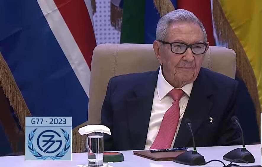 Un día doblemente feliz: en la Cumbre #CubaG77 está Raúl. ¡Viva #Cuba!