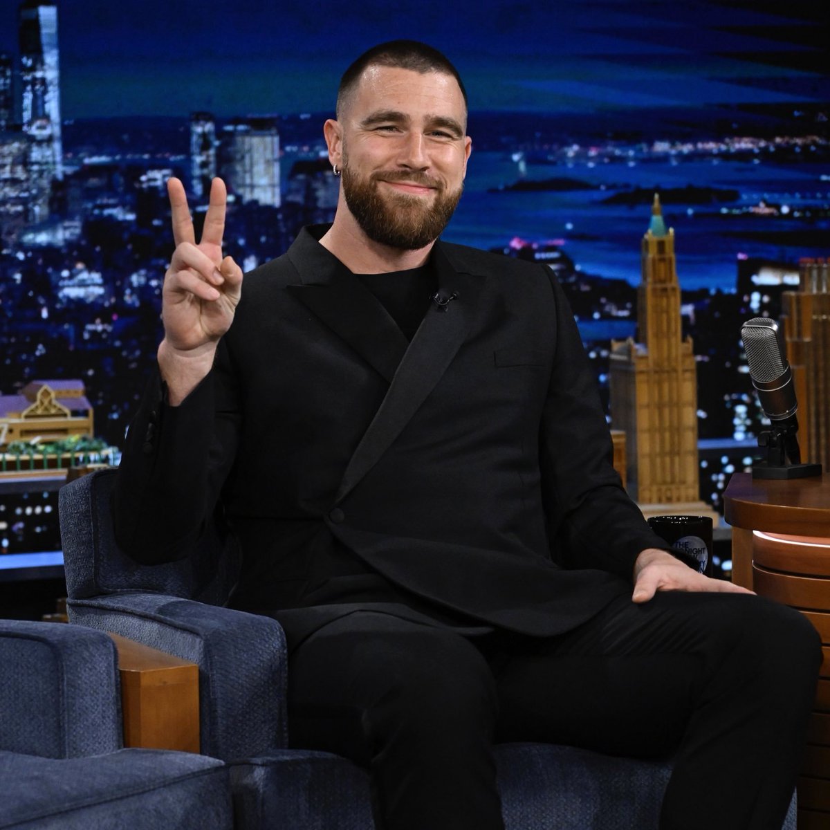 blessedswifty's tweet photo. 🚨 | Jason Kelce confirms his brother Travis Kelce and Taylor Swift are ‘hanging out’

— “I know Trav is having fun. We'll see what happens with whoever he ends up with.” https://t.co/RuF8aXKIEU