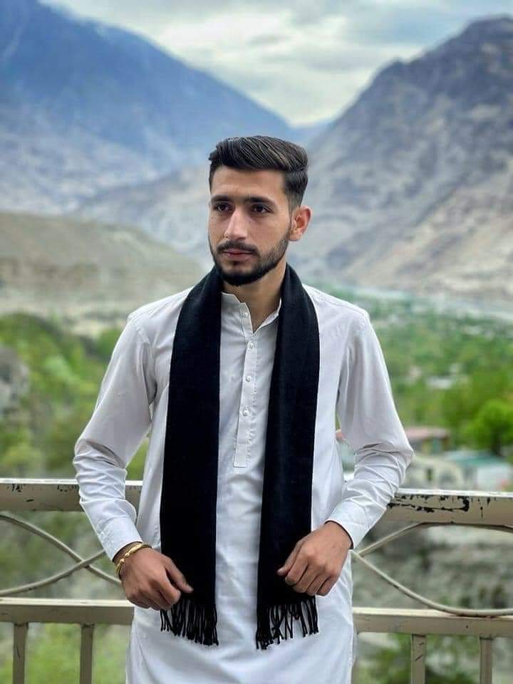 muzzi_x8's tweet photo. Please raise your voice for brave son of Gilgit Baltistan ..... 🥺💔💔
#releasesaqlainabbas https://t.co/HngyLhyeJW