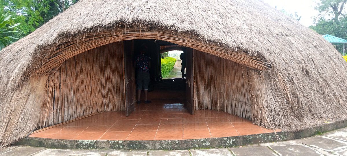 BigfiveGorillas's tweet photo. The Banyoro have maintained their rich culture heritage despite many western elements being  assimilated, many Banyoro proudly unphold their ancient traditions of their ancestors. @exploreBunyoro ,#exploreHoima @BigfiveGorillas https://t.co/7KRQjNyjS2