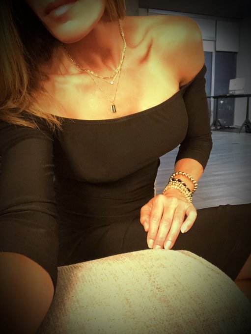 Sexy and sophisticated&hellip; #fridaymorning #beautiful #classywomen #elegant #FridayVibe https://t.co/IIg<a href="/tag/fridaymorning"class="tags">#fridaymorning</a><a href="/tag/beautiful"class="tags">#beautiful</a><a href="/tag/elegant"class="tags"><span>#elegant</span></a><a href="/tag/classywomen"class="tags"><span>#classywomen</span></a><a href="/tag/fridayvibe"class="tags"><span>#fridayvibe</span></a>