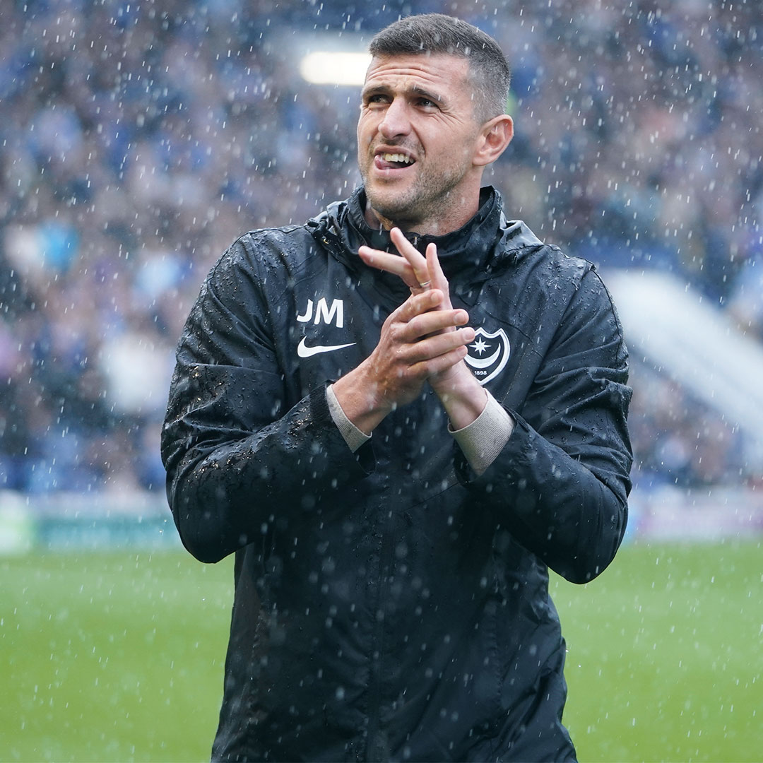 The longest current unbeaten runs in the ninety-two ⚡

👑 Portsmouth (#pompey) - 17
🥈 Liverpool (#lfc) - 15
🥉 Mansfield (#stags) - 8
Brentford (#brentfordfc) - 7
Swindon (#stfc) - 7

[<a href="/fbrates/">FootballRates.com</a>]