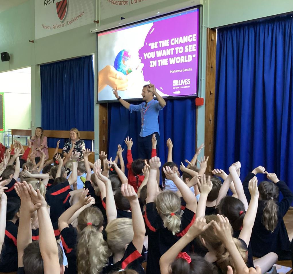 What a kind Friday! It was a delight to have a visit from Greig from The School of Kindness <a href="/SchoolofKind/">School of Kindness</a> who spent the morning explaining not just what kindness looks like but also the benefits of being kind. We were inspired to write our own expressions of kindness to others!