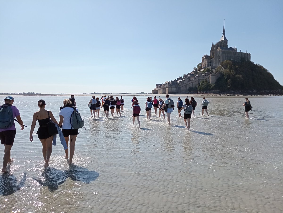 ProfGauchard's tweet photo. Journée d'intégration pour les étudiants et apprentis du BTS Professions Immobilières du lycée Camille Claudel de Caen au Mont Saint-Michel
#BTS #immobilier #Caen #intégration #cohésion #BTSPIM https://t.co/xCLBTO0KXq