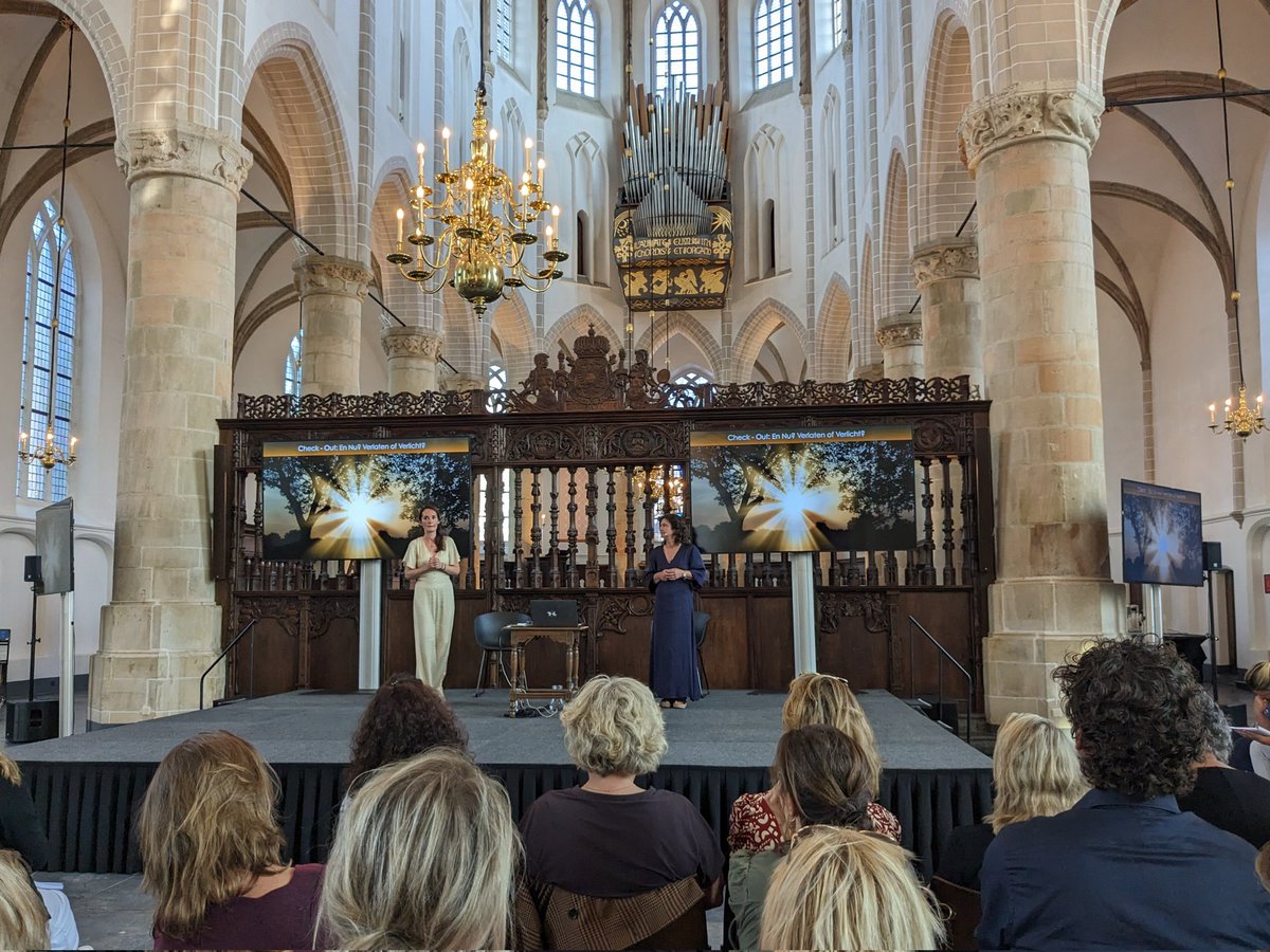 Verlaten of verlicht? Mooie bijeenkomst met @daniellebraunOL en Esther Fenema. Verlicht naar huis