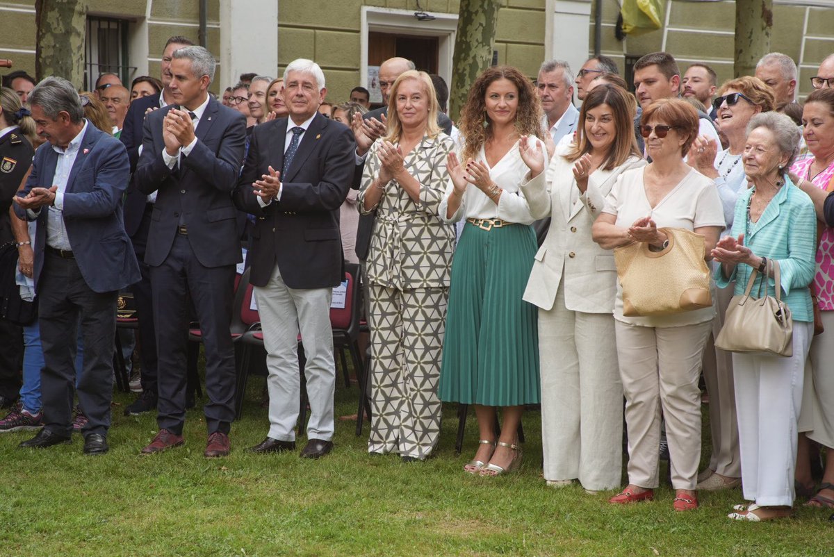 Ainoaqui's tweet photo. Hoy es un día de celebración en #Cantabria, la fiesta de la Bien Aparecida. Un día muy especial para muchos cántabros y cántabras a los que hemos acompañado en Hoz de Marrón, en #Ampuero. 

¡Feliz día a todos! https://t.co/C8HVXZZbTy