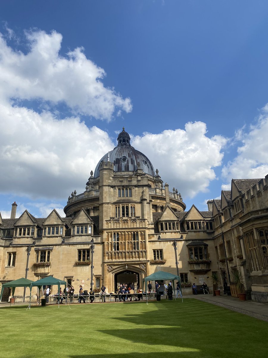 OpgsSixth's tweet photo. OPGS Year 12 at Oxford University. https://t.co/9obAUng55m