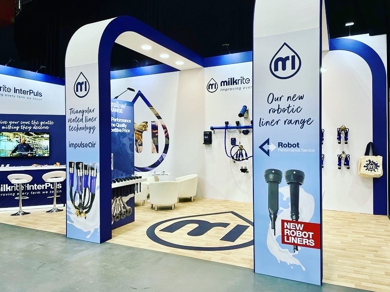 Minerva_Expo's tweet image. A few quick shots of this beauty that we built this week at the #UKDD in Telford for our good friends @MR_ITP Milkrite Interpuls. Always a pleasure with lovely clients like these guys! #standdesign #boothbuilder #tradeshows