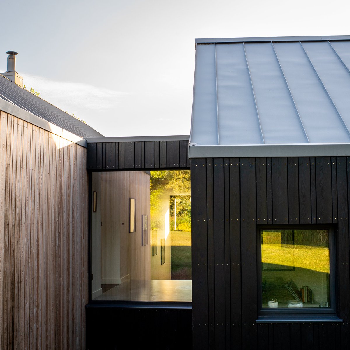 Lyons+Sleeman+Hoare tweet media