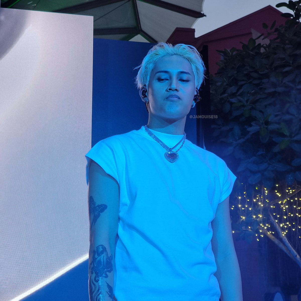 jamouise18's tweet photo. 𝑪𝑶𝑴 • 𝑷𝑳𝑬𝑿 : 𝑳𝑰𝑽𝑬 𝑰𝑵 𝑺𝑰𝑵𝑮𝑨𝑷𝑶𝑹𝑬
📍 Fountain Square Mainstage, Clarke Quay
[ 13 Sept 2023 📸 ]

@felipsuperior #FELIP
#COMPLEXLiveInSG #FelipInSG https://t.co/klMtos2AUa