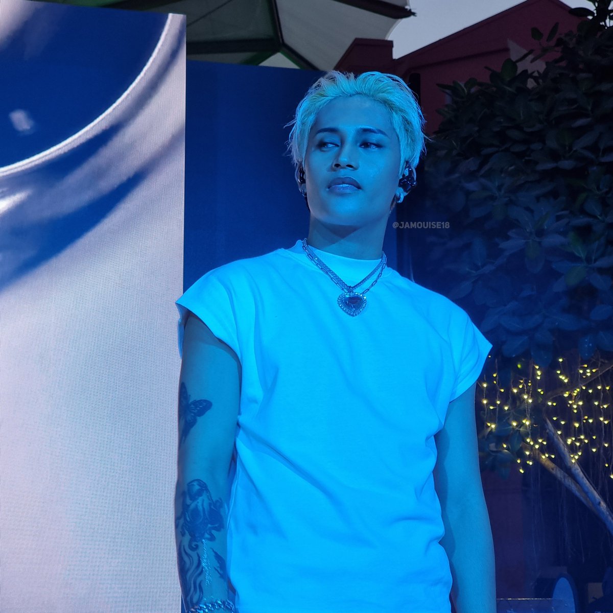 jamouise18's tweet photo. 𝑪𝑶𝑴 • 𝑷𝑳𝑬𝑿 : 𝑳𝑰𝑽𝑬 𝑰𝑵 𝑺𝑰𝑵𝑮𝑨𝑷𝑶𝑹𝑬
📍 Fountain Square Mainstage, Clarke Quay
[ 13 Sept 2023 📸 ]

@felipsuperior #FELIP
#COMPLEXLiveInSG #FelipInSG https://t.co/klMtos2AUa