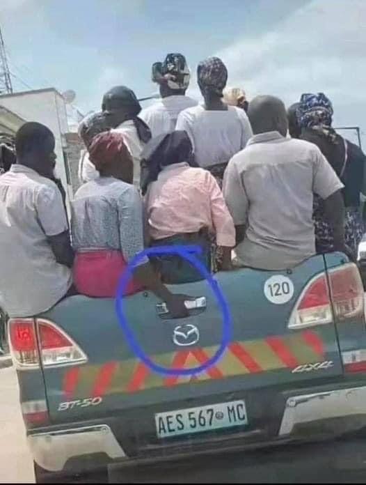 car_credible's tweet photo. We all have a mate that would pull this handle 😂 https://t.co/BfjHrJZ0dQ