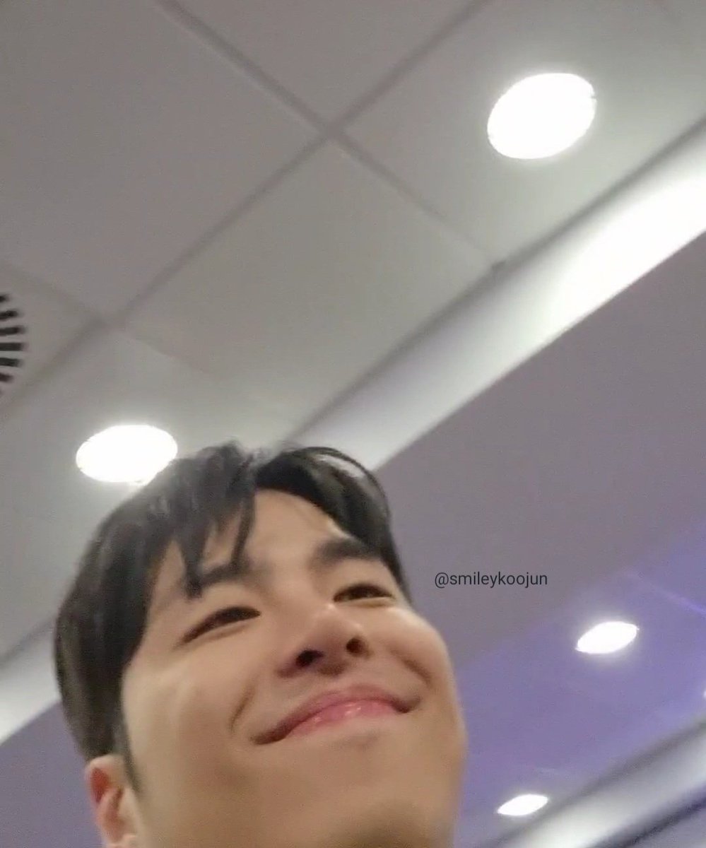 제발 미소를 잃지 마세요🫶🏼🫶🏼
#iKONIC과_iKON_8주년_우리의PANORAMA